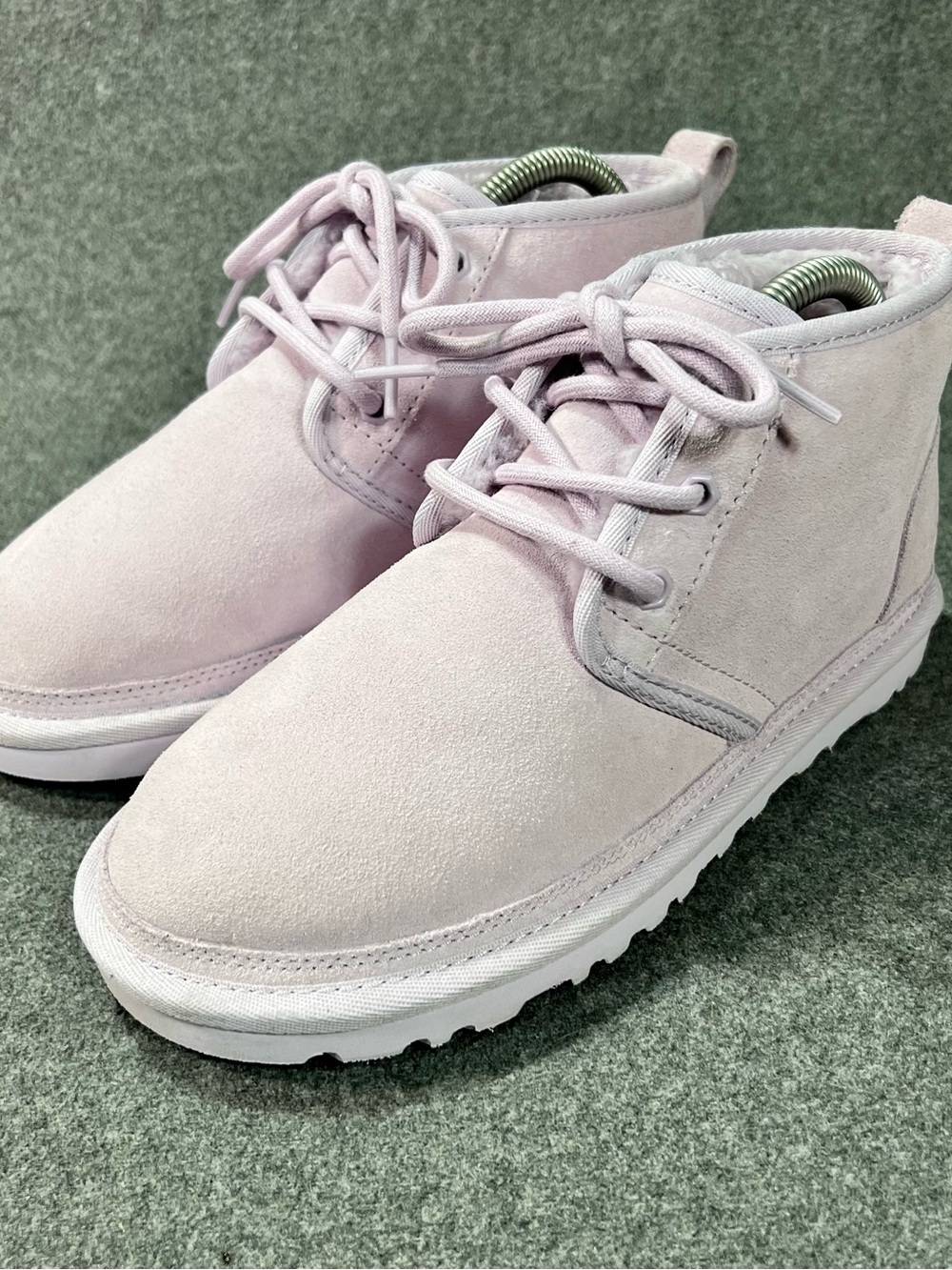 UGG Women’s Nuemel Lavender Fog Suede Shoe Boot Women’s Size 6